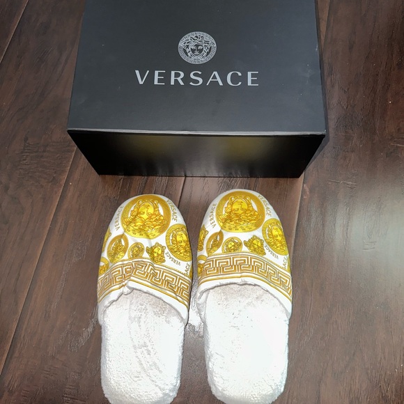Versace Slippers - Picture 4 of 12